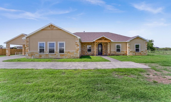 Joshua House | Perfect Home for Lg Groups, Travelers w/kids, Bonus 5k sqft Venue for Events!