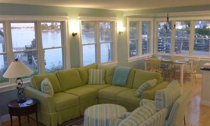 Beals House | Perfect Oceanfront 4 Bdrm, Car charger, ADA Accessible with Beautiful Views