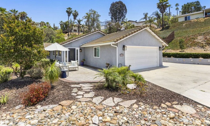 La Presa House | Perfect place for California dreamin'! Centrally located, affordable Home .