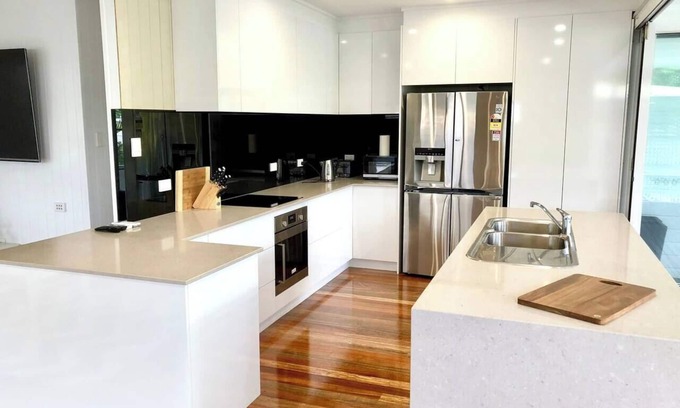 Edge Hill House | Perfect Pool House Idyllic Tropical Retreat