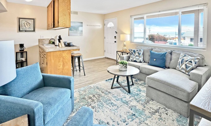 Seaside Apartment | Perfect Seaside Beach Retreat Minutes to Monterey!