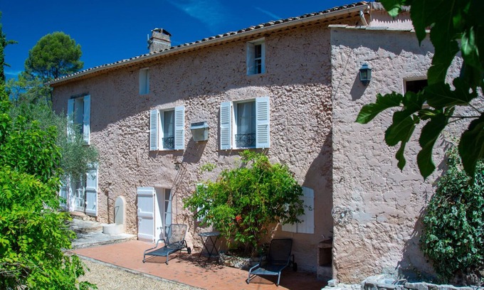Lorgues House | period farmhouse set in 9 acres with large pool