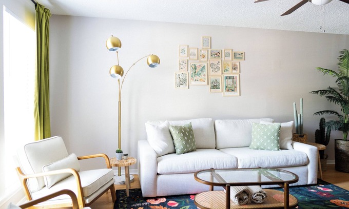 Mobile Apartment | Pet-Friendly 2BR Comfy Stay in Mobile