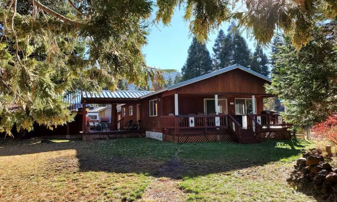 Hamilton Branch House | Pet friendly 3-bedroom house in Hamilton Branch