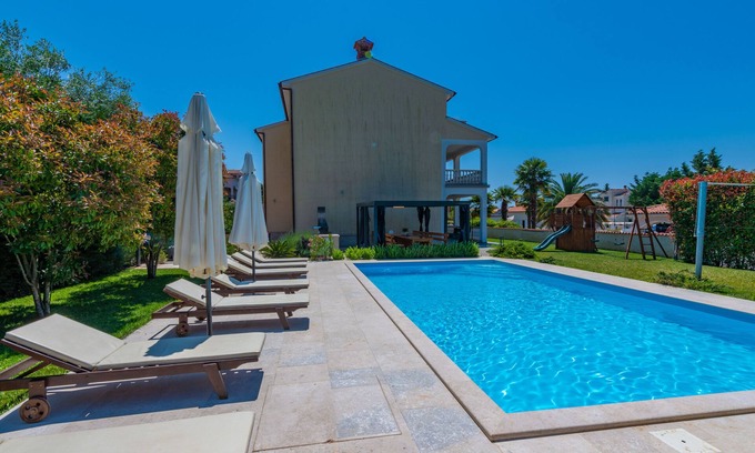 Cancini Villa | Pet friendly, all rooms air conditioned, only 3km from the beach