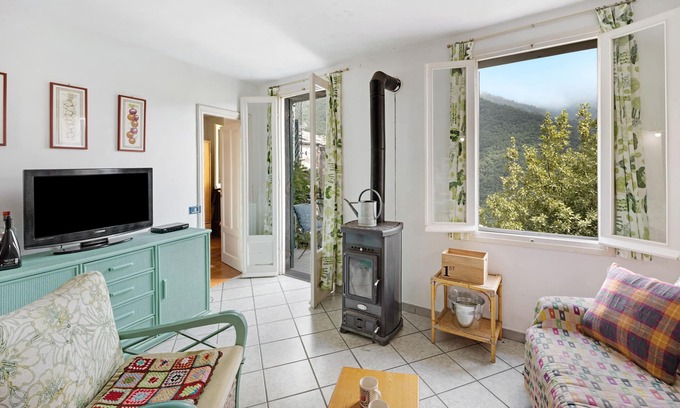 Carpasio Apartment | Pet-Friendly Apartment 'Peace and Nature' with Mountain View and Balcony