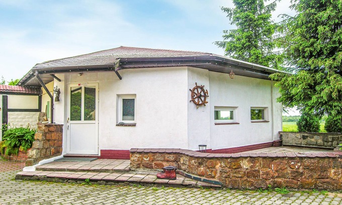 Kolonia Radzanek House | Pet friendly home in Maszewo with WiFi