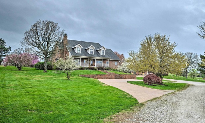 Fayetteville Apartment | Pet-Friendly Home 7 Miles to Dickson Street!