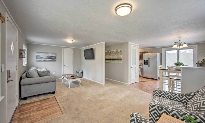 Jefferson Cottage | Pet-friendly Jefferson Retreat < 1 Mi to Lake!