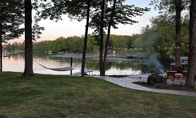 Brill Cabin | Pet-Friendly Lakeside Cabin near Birchwood, WI