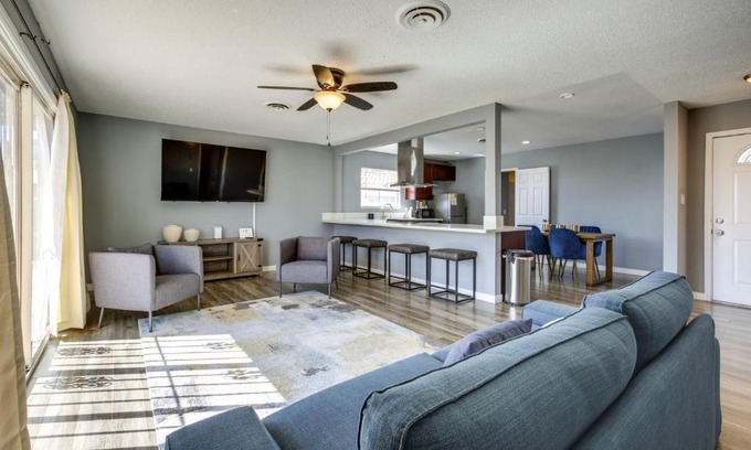 Las Vegas House | Pet-Friendly Las Vegas Home with Pool 2 Mi to Strip