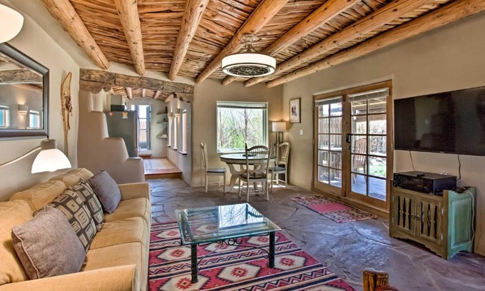 Taos House | Pet-Friendly Taos House with Patio and Hammock!