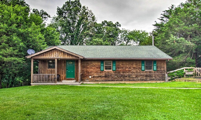 Weyers Cave House | Pet-Friendly VA Home ~ 30 Mi to Shenandoah NP