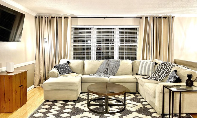 Karns House | Pet-Friendly with Hot Tub, Fenced Yard, 3 King Beds