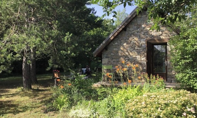 Les Sagnieres Ski Chalet | Petit Chalet Idéal Pour L'été Proche du lac