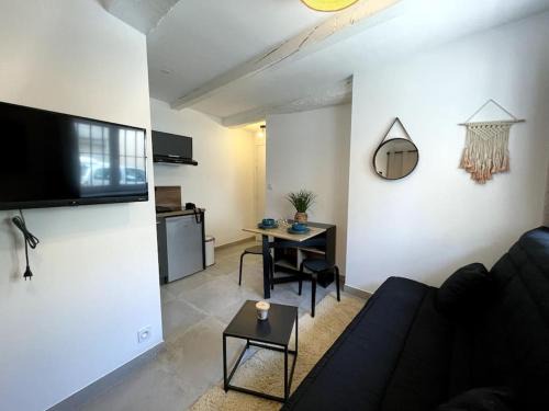 La Crau Apartment | Petit cocon douillet climatisé pour 2 pers