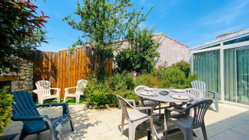 Sainte-Marie-de-Re Villa | petite location au calme proche du centre village et du marché