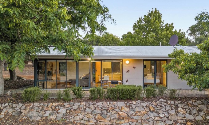Yallingup Cabin | Petra Olive 2 - One Bedroom Apartment, Sleeps 2