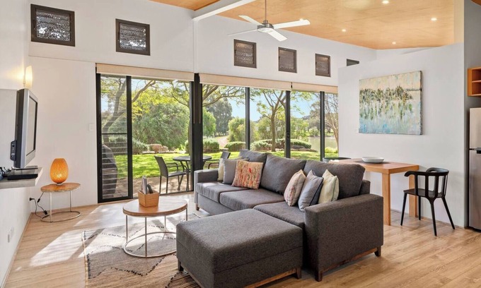 Yallingup Cabin | Petra Olive 5 - One Bedroom Apartment, Sleeps 2