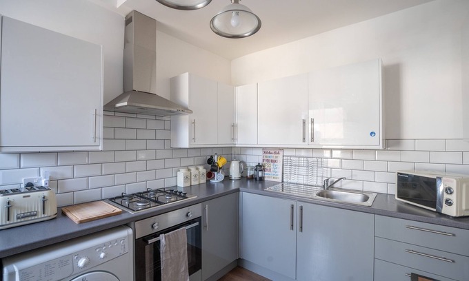Grangetown Apartment | Phénix Central - Huge 3 Bed Apt.