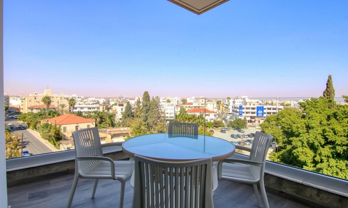 Larnaca Apartment | Phaedrus Living Coral Suites Aquatic