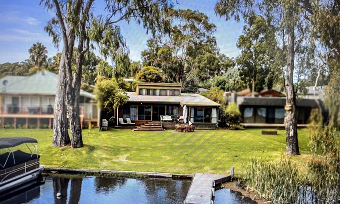 Bundalong House | Phalaris Riverside