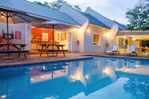 Victoria Falls Cabin | PheZulu Guest Lodge