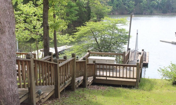 Lutts House | Pickwick Lake Front Home near Grand Harbor, 4 bedrooms, 3.5 baths, boat dock