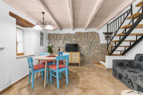 Pican Apartment | Picturesque apartment San Rocco 1