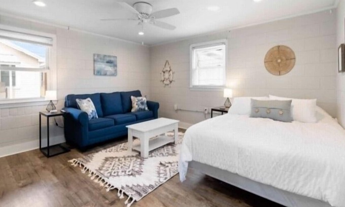 Kure Beach Apartment | Pier View Apt 5 - Quaint Studio Located In The Heart Of Kure Beach Villa by Redawning