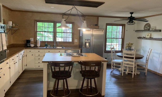 LaGrange Cabin | Pike’s Place on the Lake