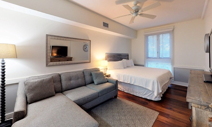 Baytowne Wharf Condo | Pilot House 229 ~ 'Current Escape' in this Sandestin condo with a huge pool!
