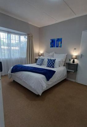 Hilton Apartment | Pin Oak Inn