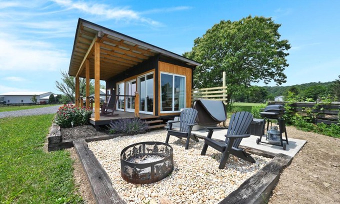 Pine Grove Apartment | Pine Grove Scenic View Unforgettable Love Getaway
