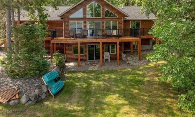 Crosslake Cabin | Pine Lake Lodge, Lakefront Swimming Beach, Dock, Room for 16, Live the lake life