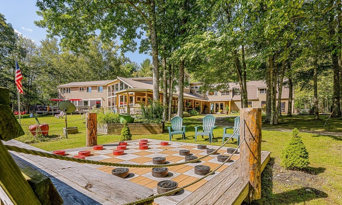 Northport House | PINE LODGE NORTHPORT MAINEnFAMILY REUNIONS, WEDDING,RETREATnACADIA BAR HARBOR