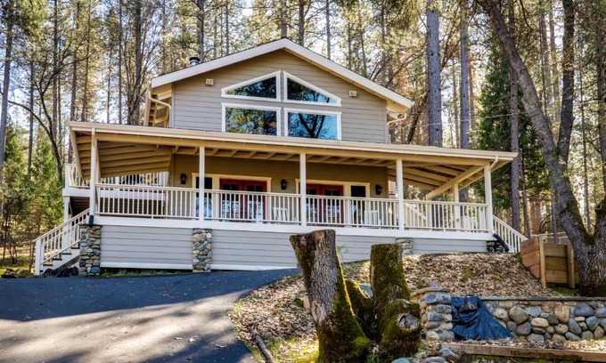 Groveland House | Pine Mountain Magic