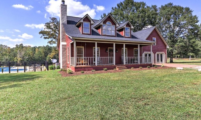 Pine Mountain Valley House | Pine Mountain Valley House with Pool and Grill!