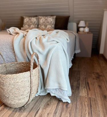 Lic Ski Chalet | Pine & Oak Holiday Home
