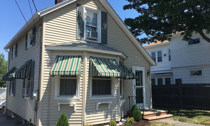 Pine Point House | Pine Point Beachhouse Within Walking Distance To Pine Point Beach