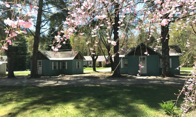 Thornton Hotel | Pine Valley Cabins