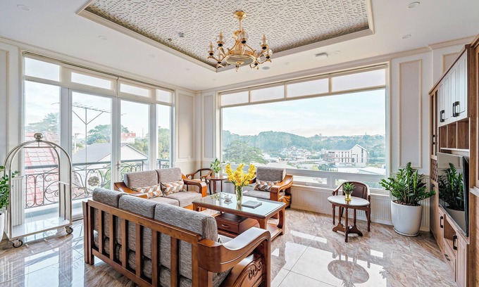 Da Lat Hotel | PINE VIEW HOTEL DALAT