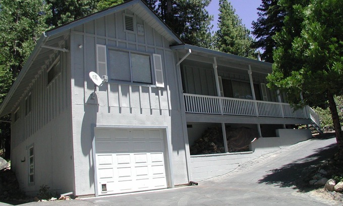 Strawberry Cabin | PinecrestAreaRentals #3 Comfy, Cozy, Cabin!