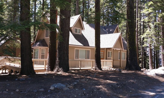 Pinecrest Cabin | PinecrestAreaRentals #10 9/5-12/10 no holidays book 2 nights get 3rd night free.