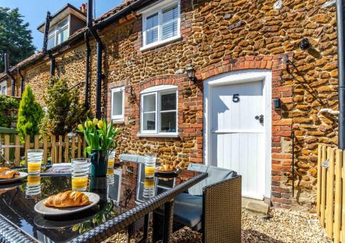 Heacham House | Pinnacle Cottage
