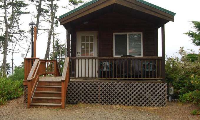 Lincoln Acres Resort | Pio Pico Camping Resort One-Bedroom Cabin 14