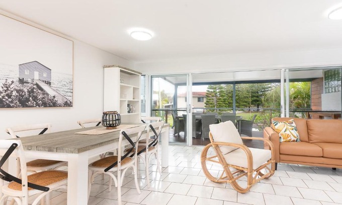Yamba Apartment | Pippi Sands - LJHooker Yamba