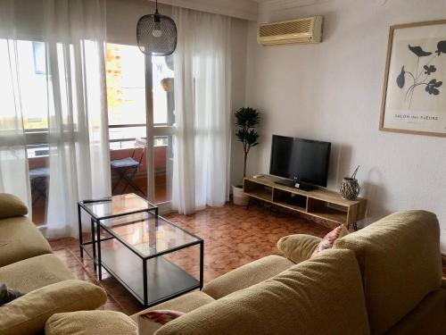 Pedregalejo Playa Apartment | Piso en Pedregalejo a 50m de la playa.