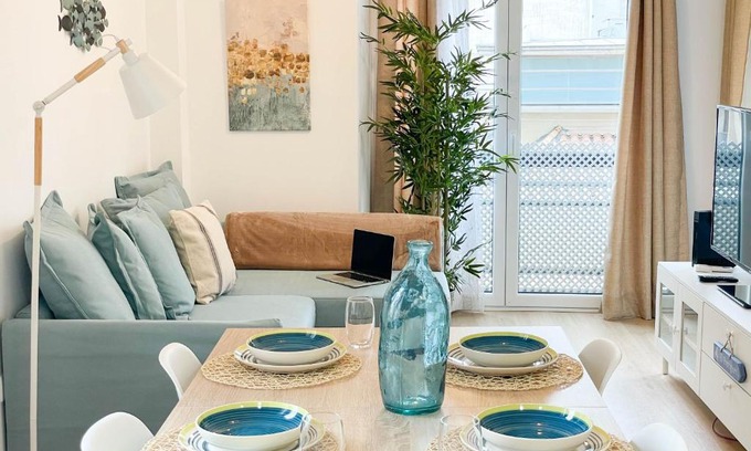 Alicante City Centre Apartment | Piso en primera línea con vistas al Castillo