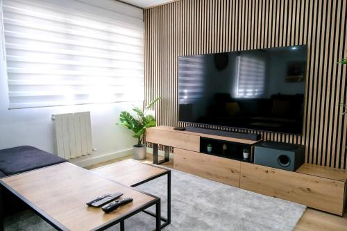 Distrito Llano Apartment | Piso muy moderno y céntrico